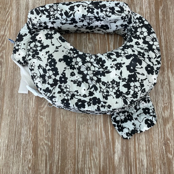 Breastfeeding pillow - Picture 5 of 6